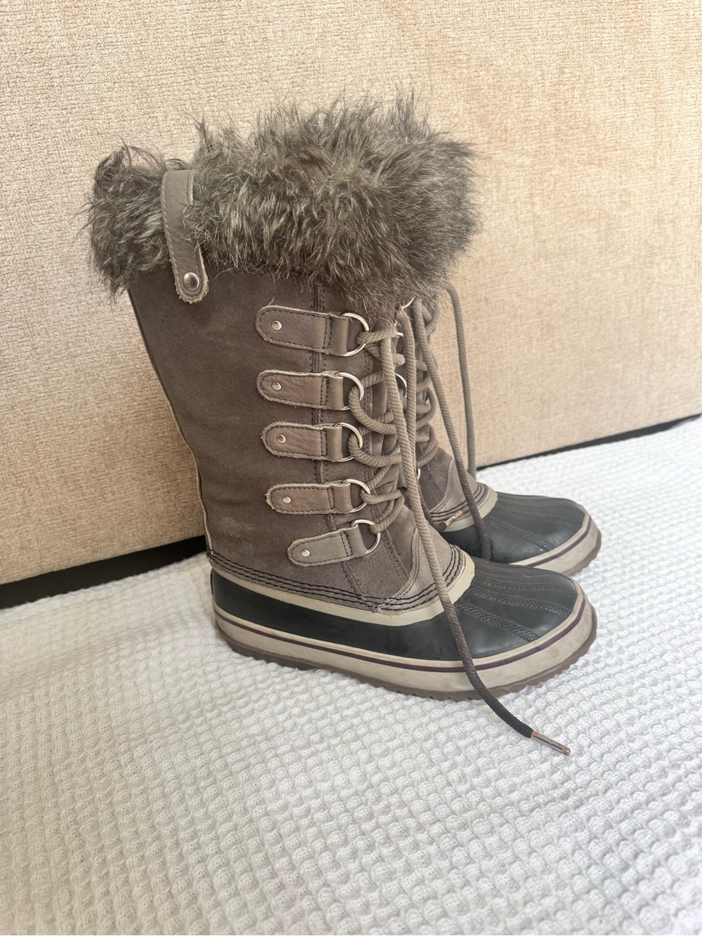 Sorel Women’s gray Lace-Up Winter Boots 7.5